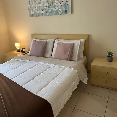 Bed & Breakfast Cozy With Private Bathroom And Balcony Views